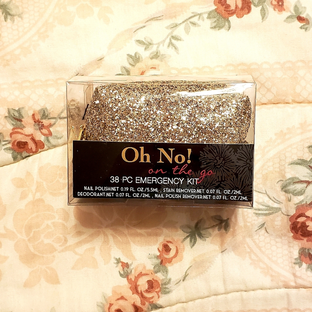 Emergency Fashion Kit